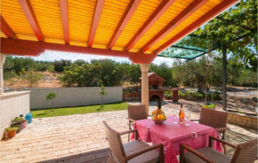 Beautiful apartment in Supetar with 2 Bedrooms and WiFi
